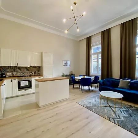 Luxury Paris Style In Heart Of