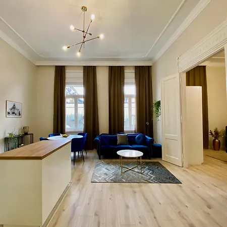 Luxury Paris Style In Heart Of